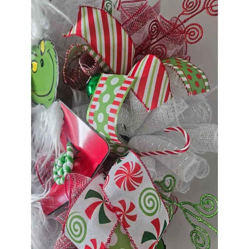 Just Made! Adorable Friendly Grinch Wreath 26x30x7
